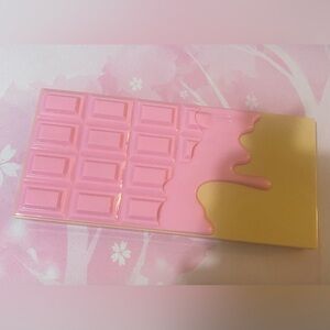 I Heart Revolution Ruby Crumble Eyeshadow Palette